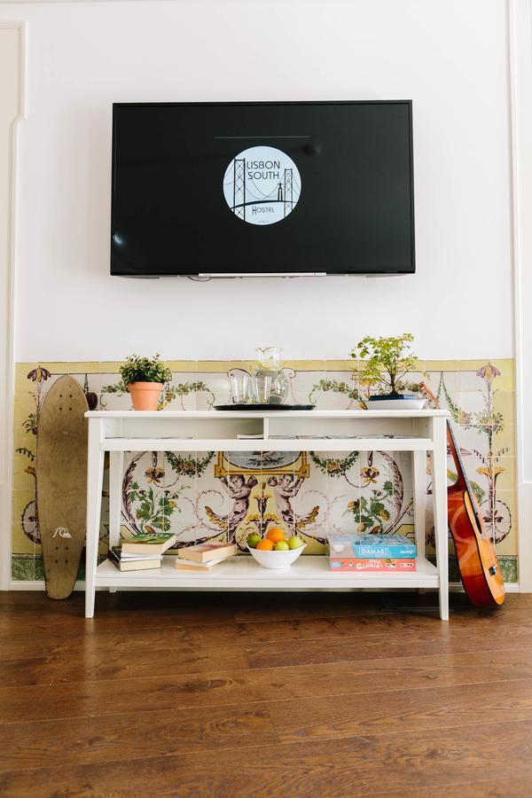 Lisbon South Hostel Алмада Экстерьер фото